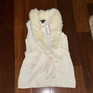 Girls gap sweater vest Cozy Faux Fur Collar Cable Knit Vest - Cream size xl (12)